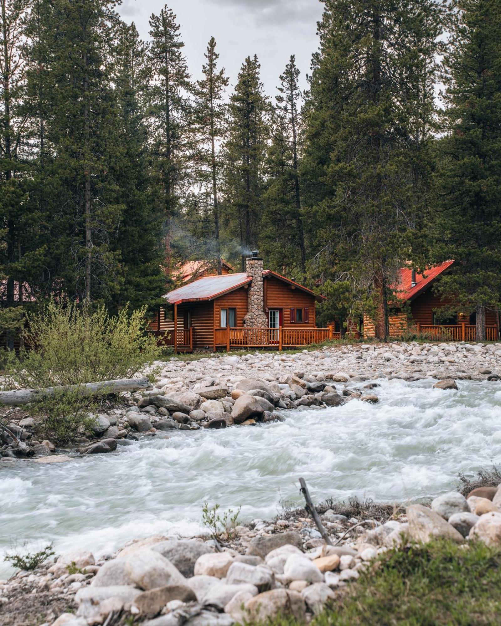 Hotel Baker Creek By Basecamp à Lake Louise Extérieur photo