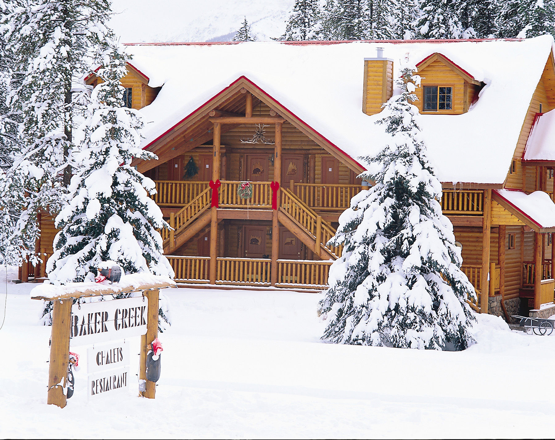 Hotel Baker Creek By Basecamp à Lake Louise Extérieur photo